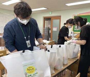 [경로식당] 추석명절 음식 나누는 따뜻한 현장 이미지